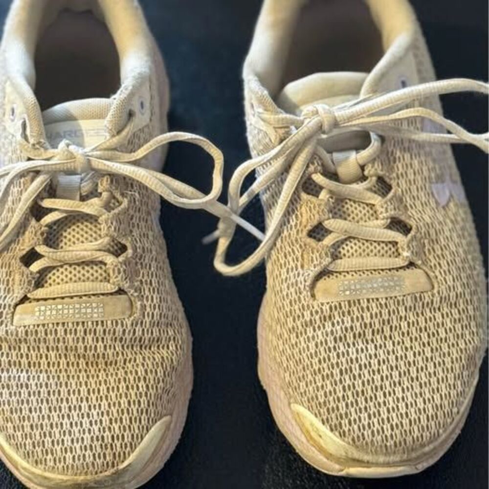 Under Armour, Girl’s (Size 8) Running Shoes/Sneakers, Kid's Athletic Sportswear